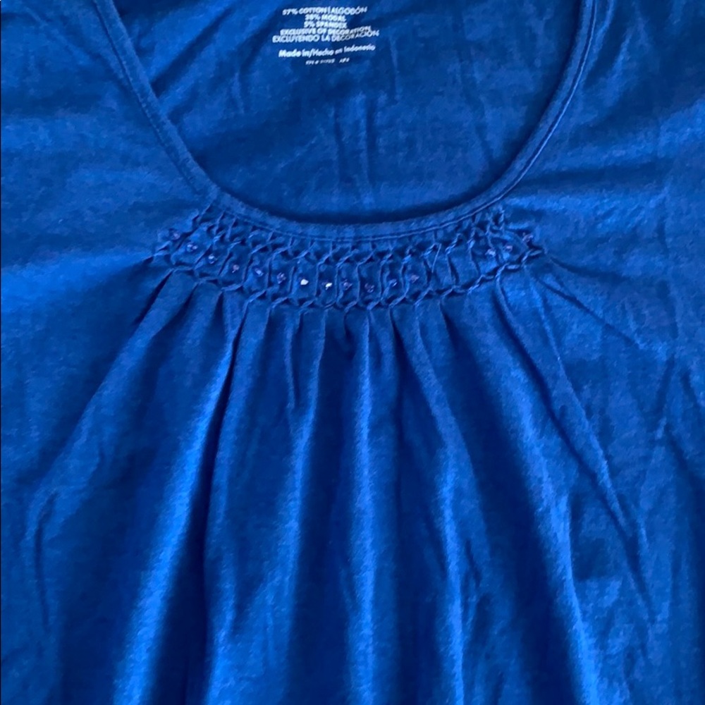 Blue shirt! - Picture 3 of 3
